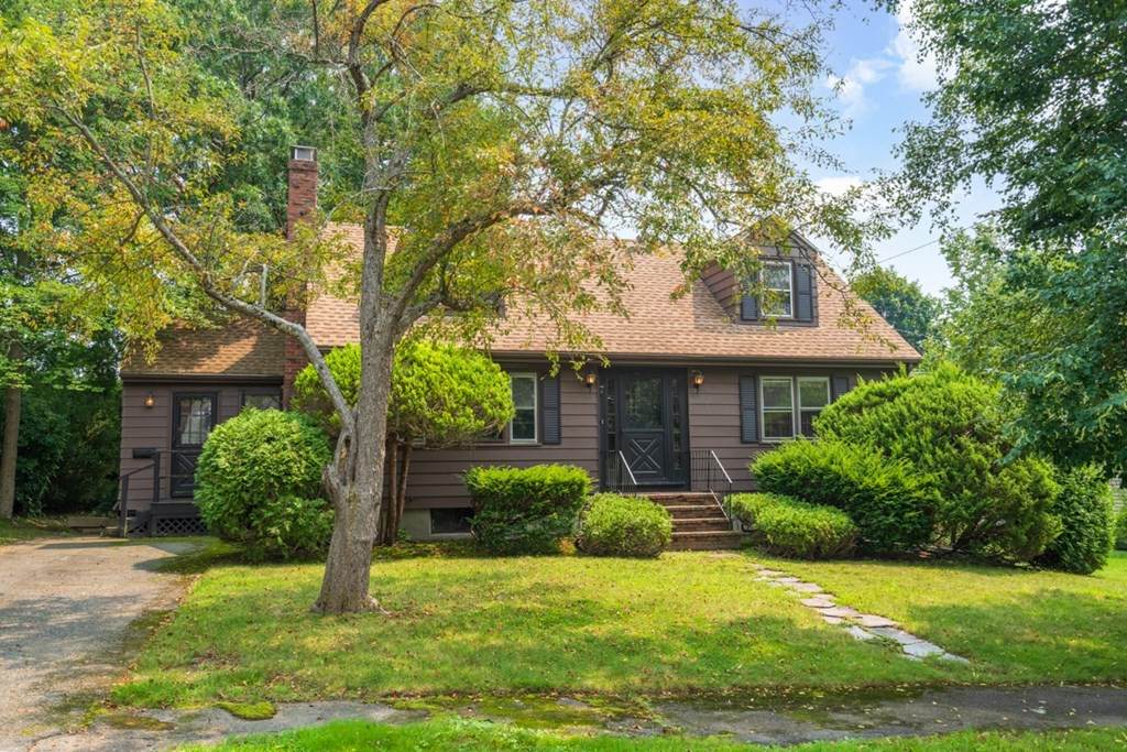 7 Colonial Road - Photo 1
