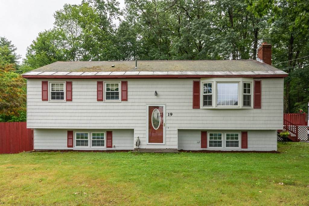 19 Parkwood Dr - Photo 1