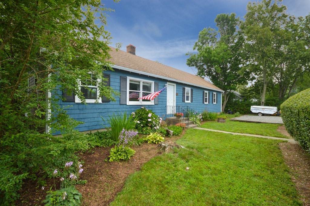 123 June St - Photo 1