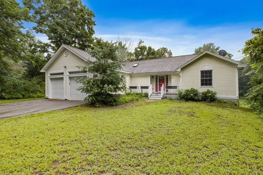 215 Lincoln Street - Photo 1