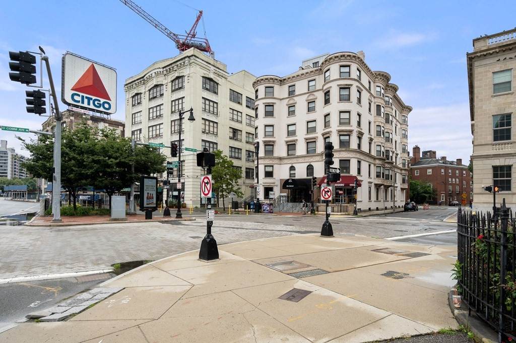 636 Beacon - Photo 1