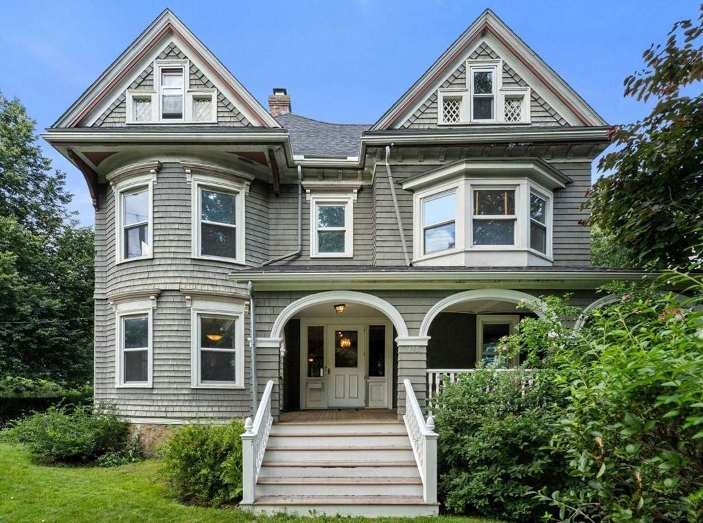 128 School St - Photo 1