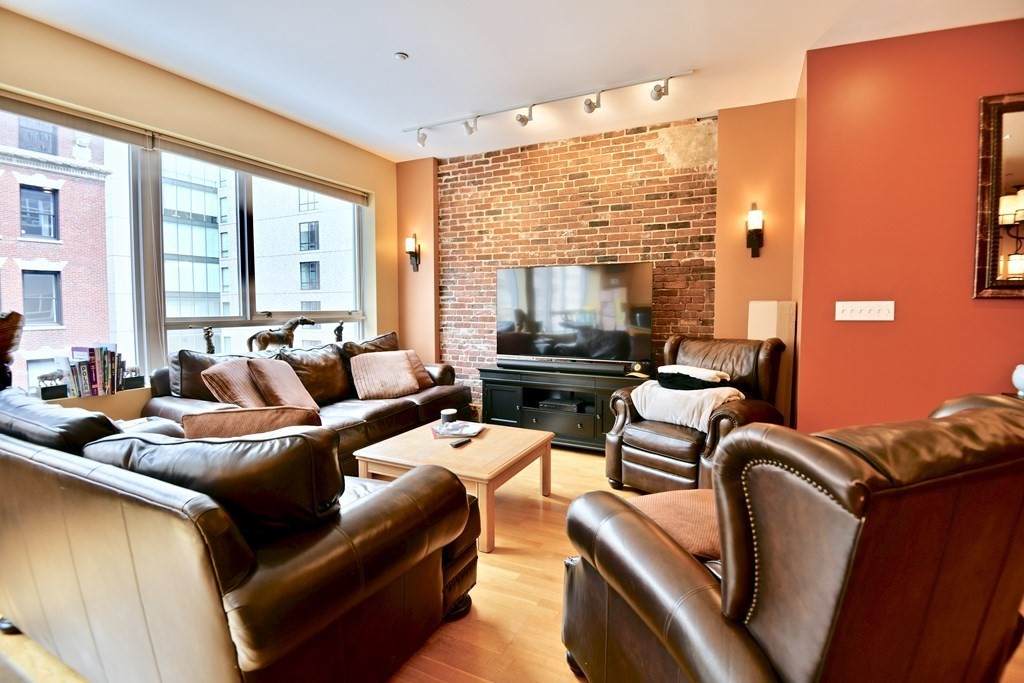 101 Broad St - Photo 1