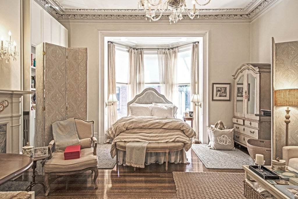 105 Beacon - Photo 1