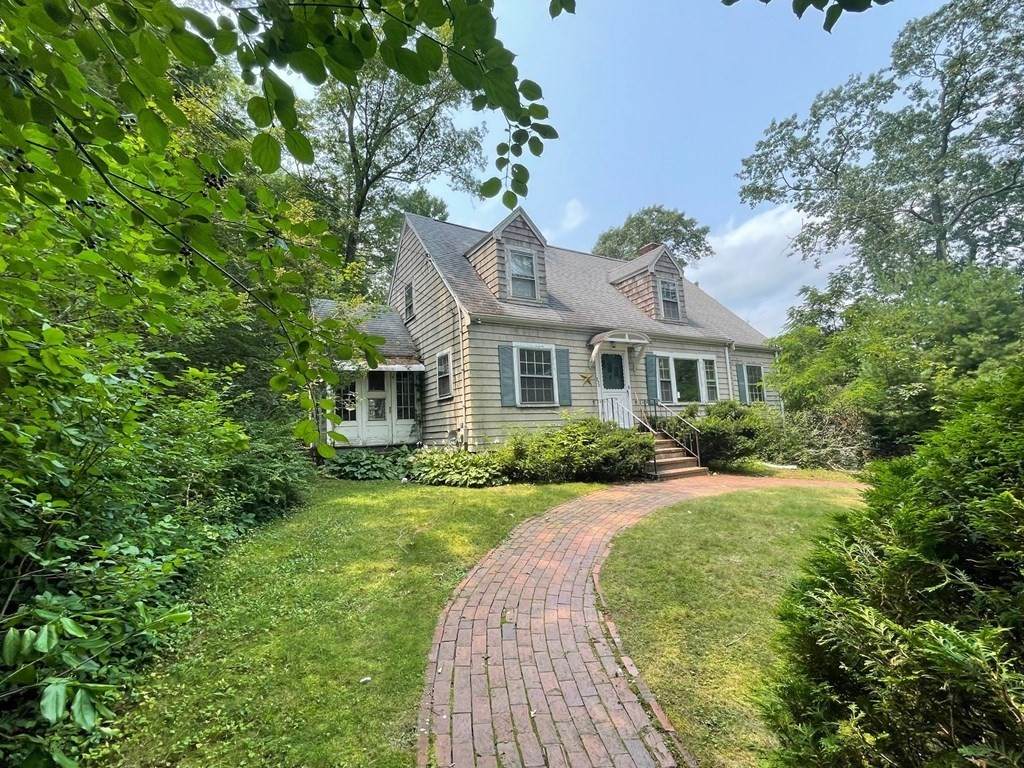 930 Clapboardtree St - Photo 1