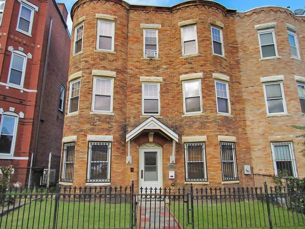 102 Moreland St - Photo 1