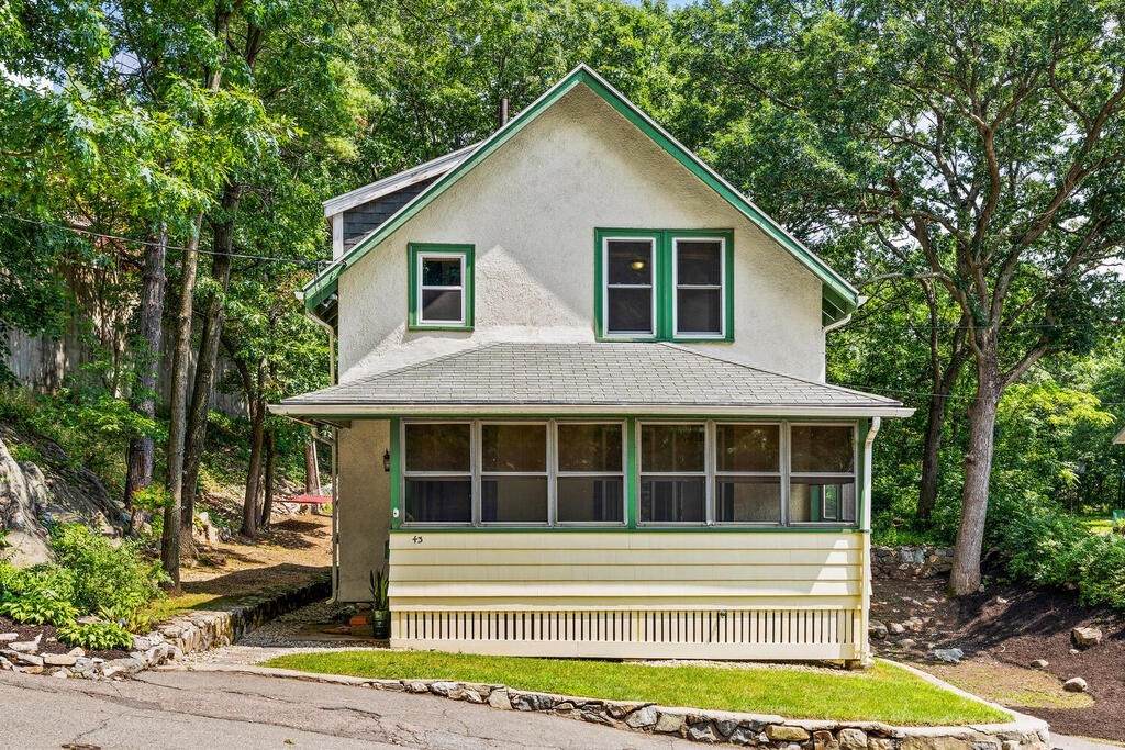 43 Beachview Ave - Photo 1