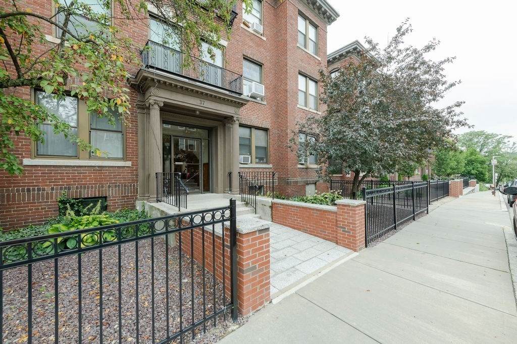 37 Park Vale Ave - Photo 1
