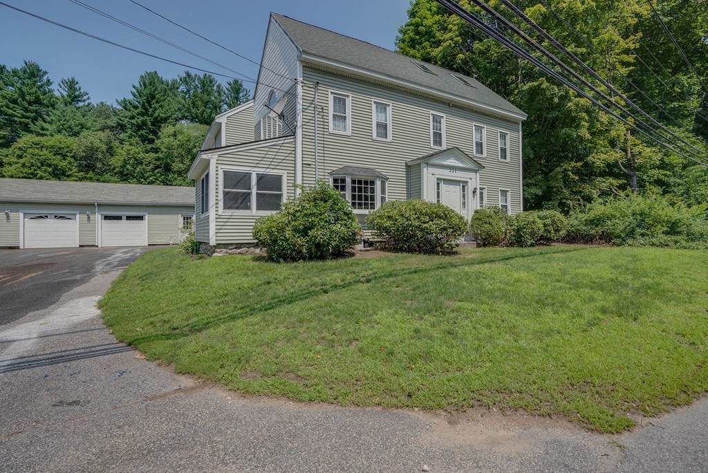 221 Lowell St - Photo 1