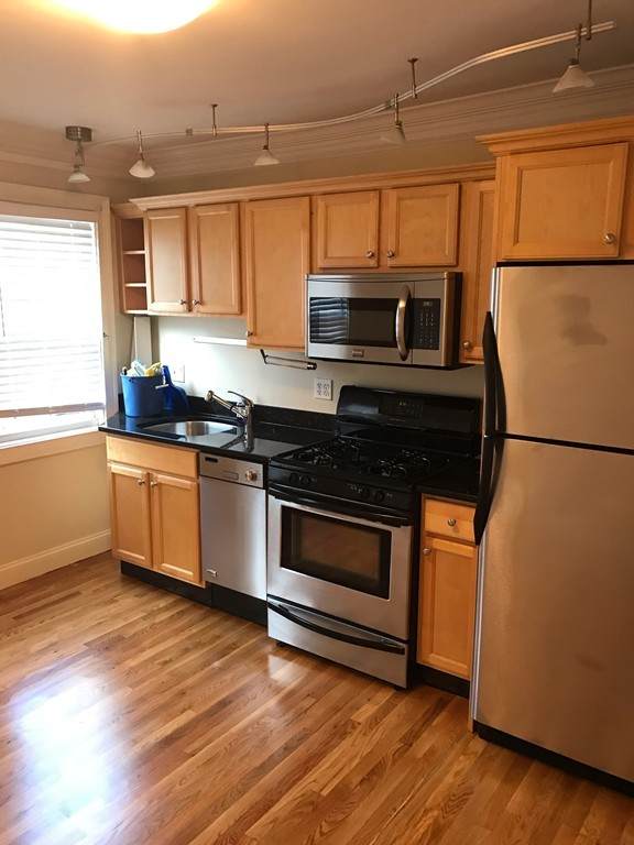 523 E 2nd St - Photo 1