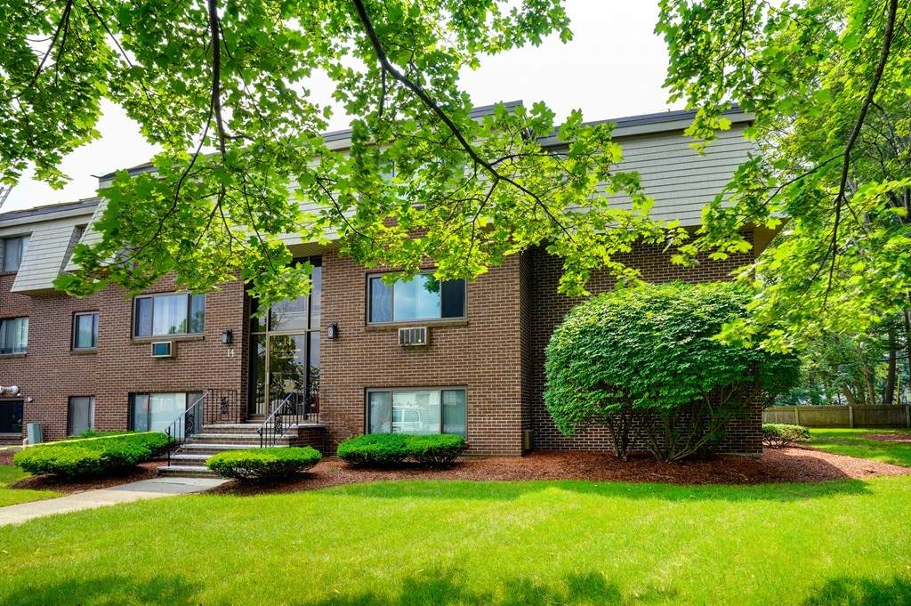 14 Hallmark Gdns - Photo 1