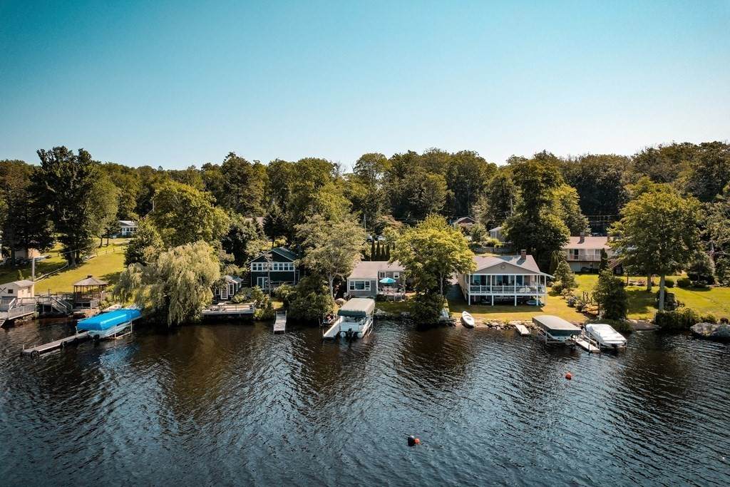 105 Hackett Ave - Photo 1