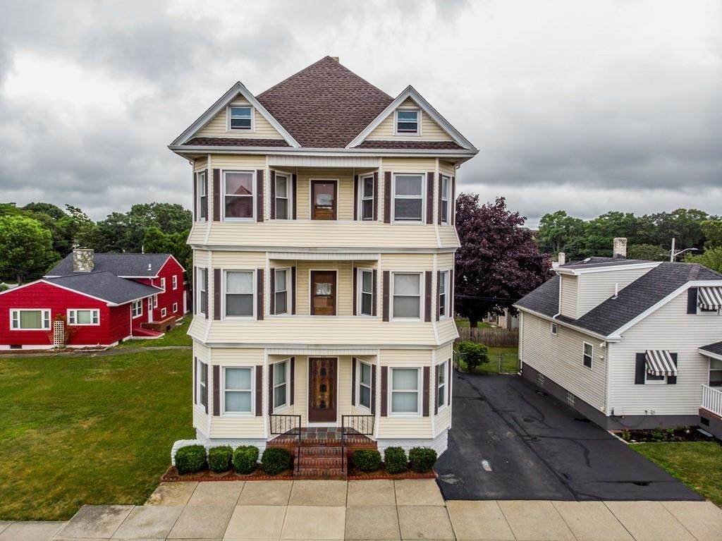 2266 Acushnet Ave - Photo 1