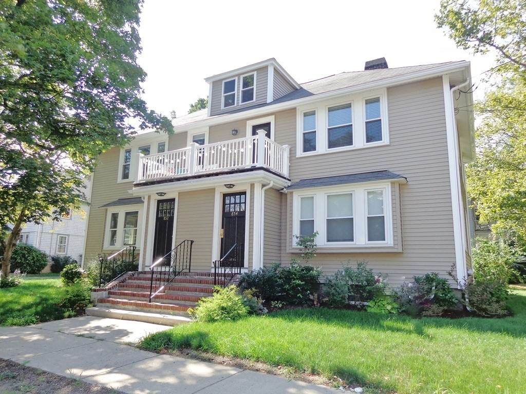 852 Belmont Street - Photo 1