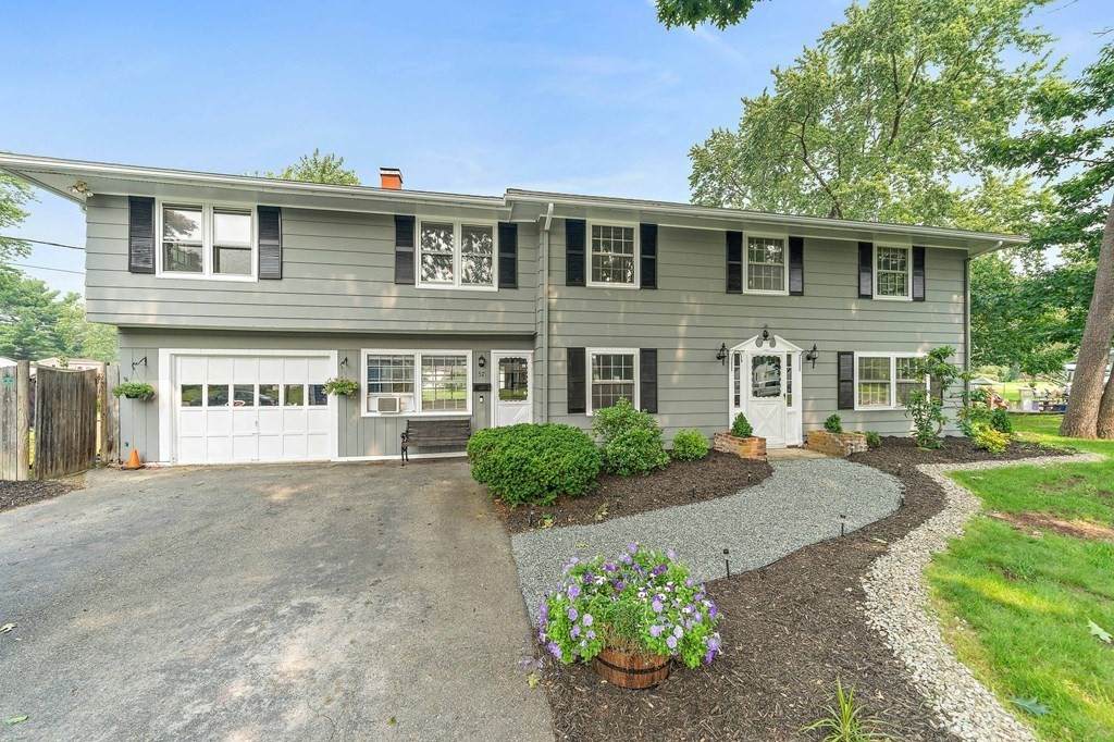 57 Sherwood Ave - Photo 1