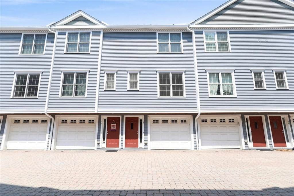 894 Main St - Photo 1