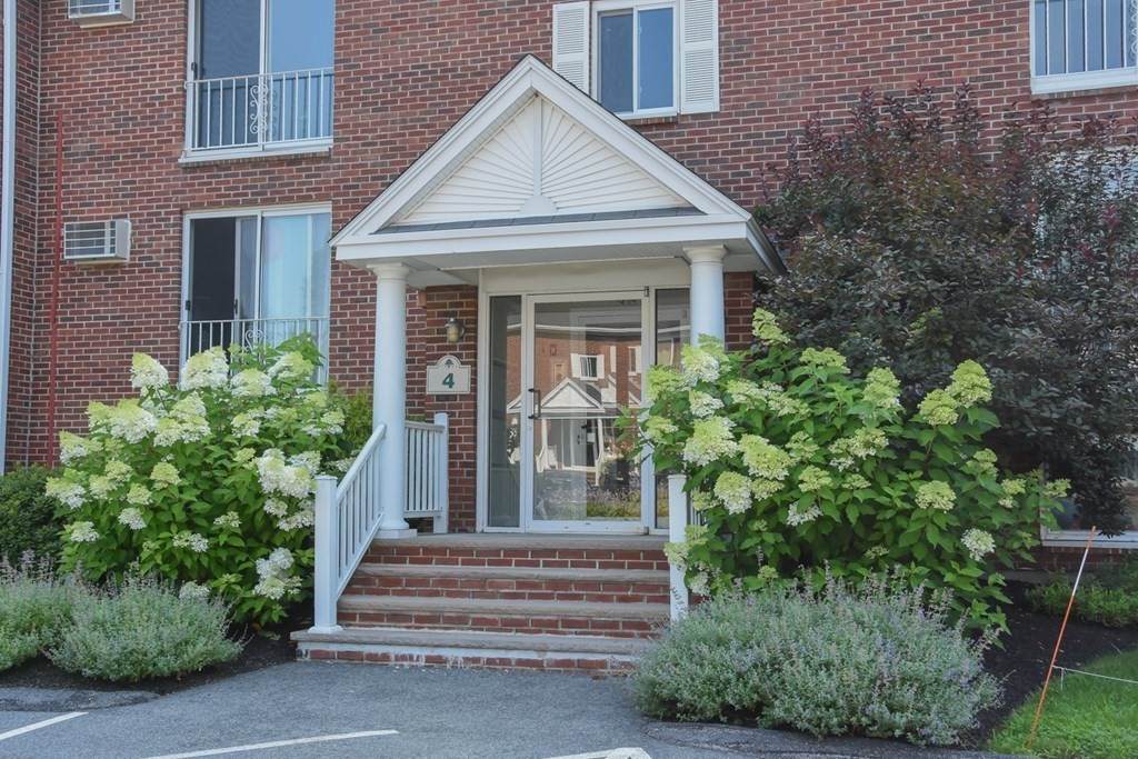 4 Birchwood Point - Photo 1