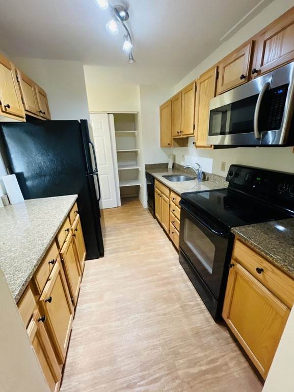 7 Raintree Ln - Photo 1