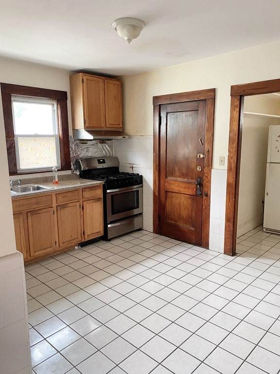83 Hollis Ave - Photo 1