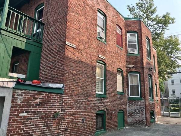 56 Marlborough St - Photo 1