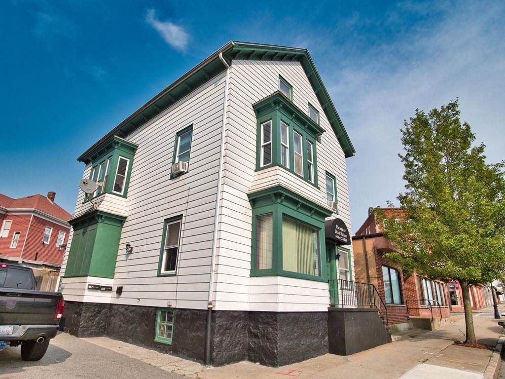 1244 Pleasant St - Photo 1