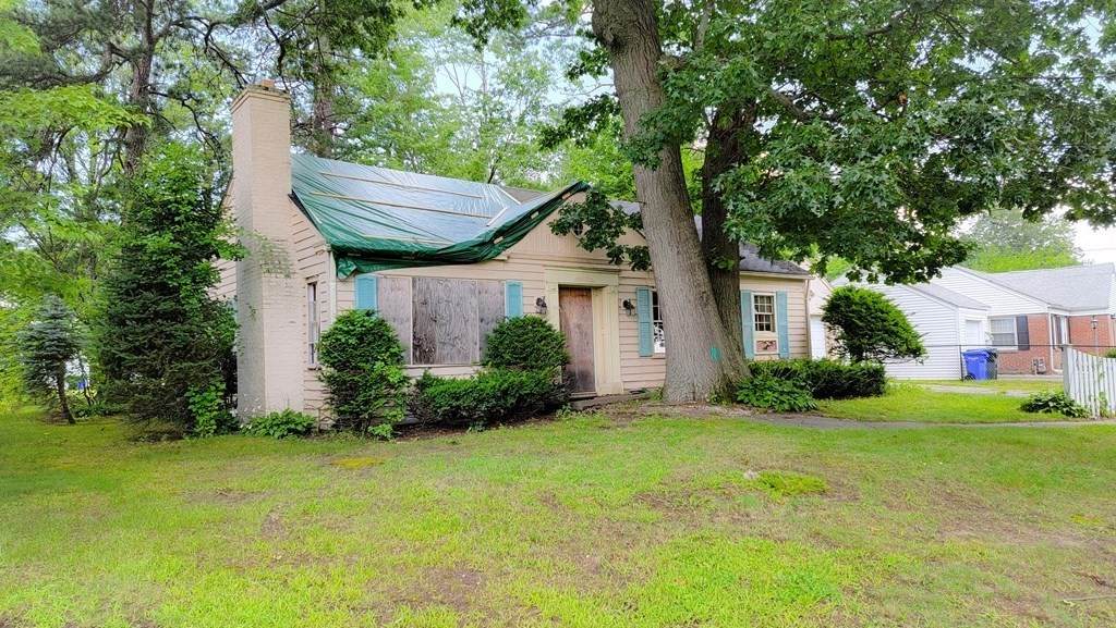 412 Island Pond Rd - Photo 1