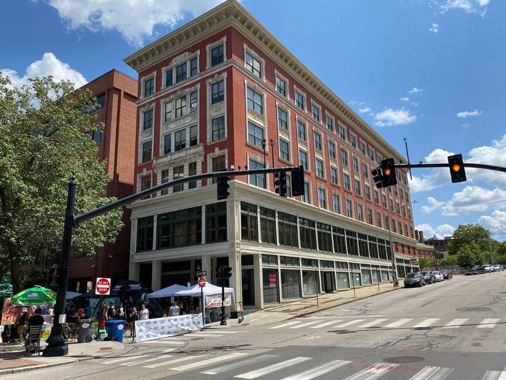 400 Westminster - Photo 1