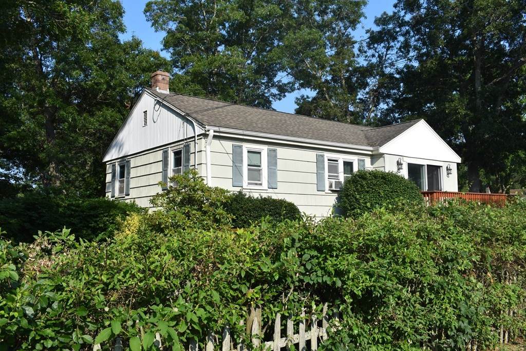 33 Arrowhead Drive - Photo 1