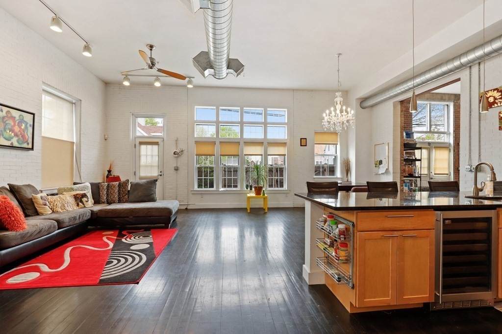 88 Franklin St - Photo 1