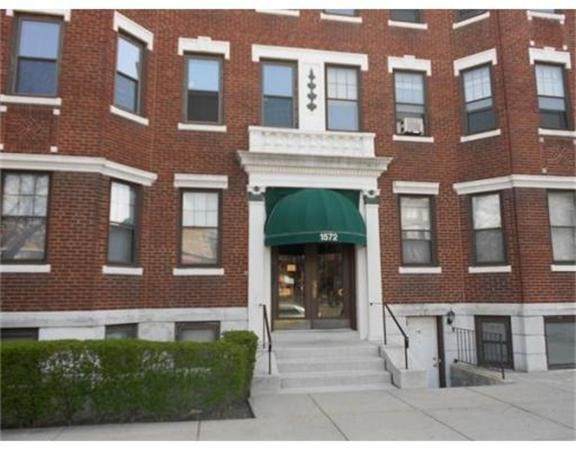 1572 Commonwealth Ave - Photo 1