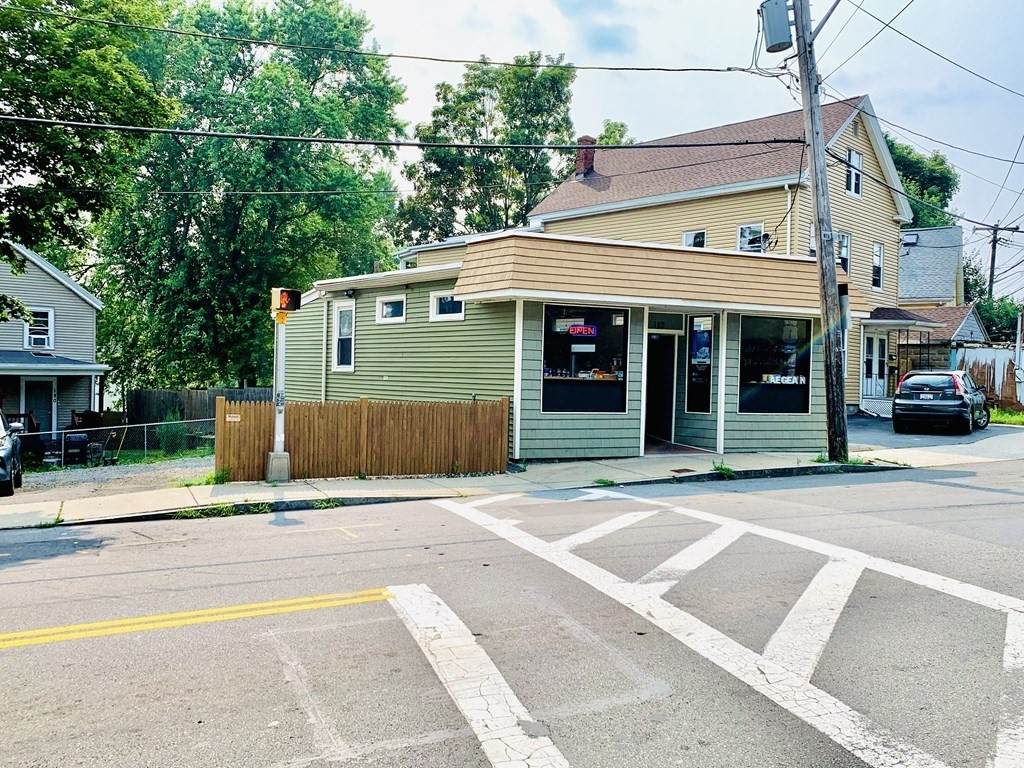 182 Myrtle St - Photo 1