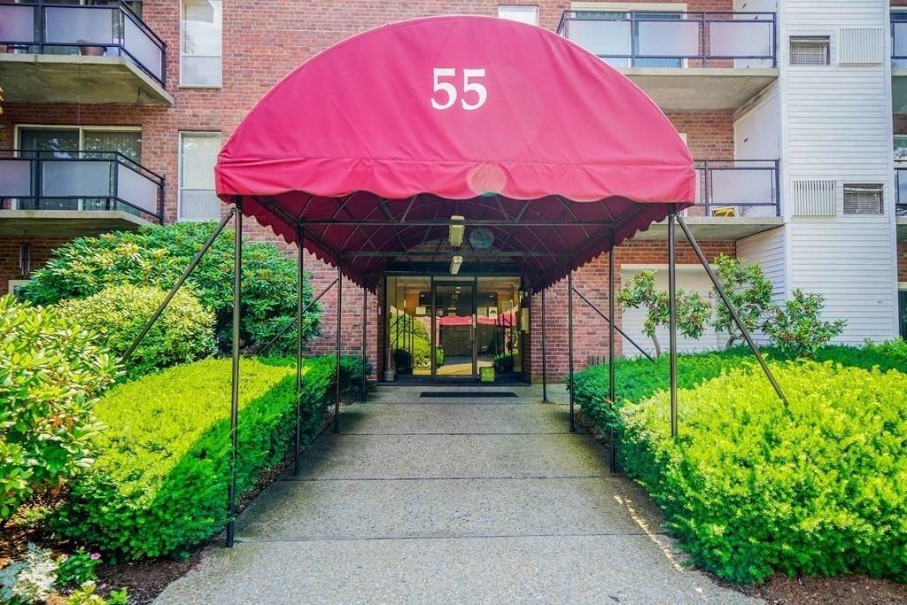 55 Broadlawn Park - Photo 1