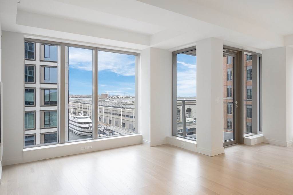 135 Seaport Boulevard - Photo 1