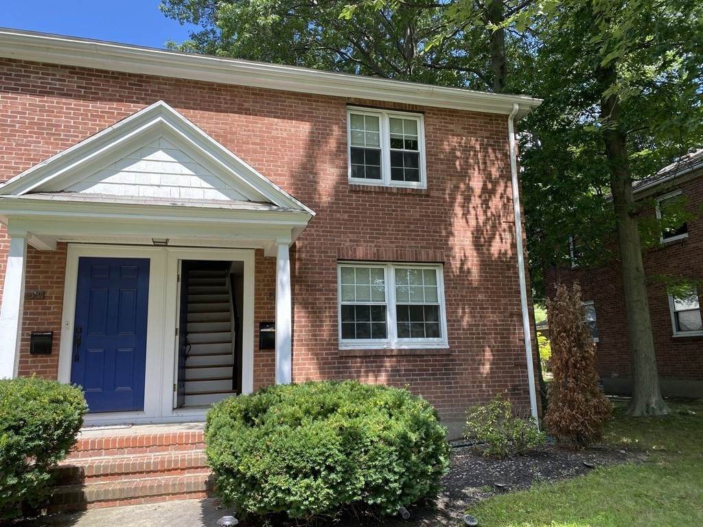 737 Vfw Pkwy - Photo 1