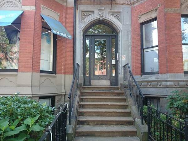 280 Newbury - Photo 1