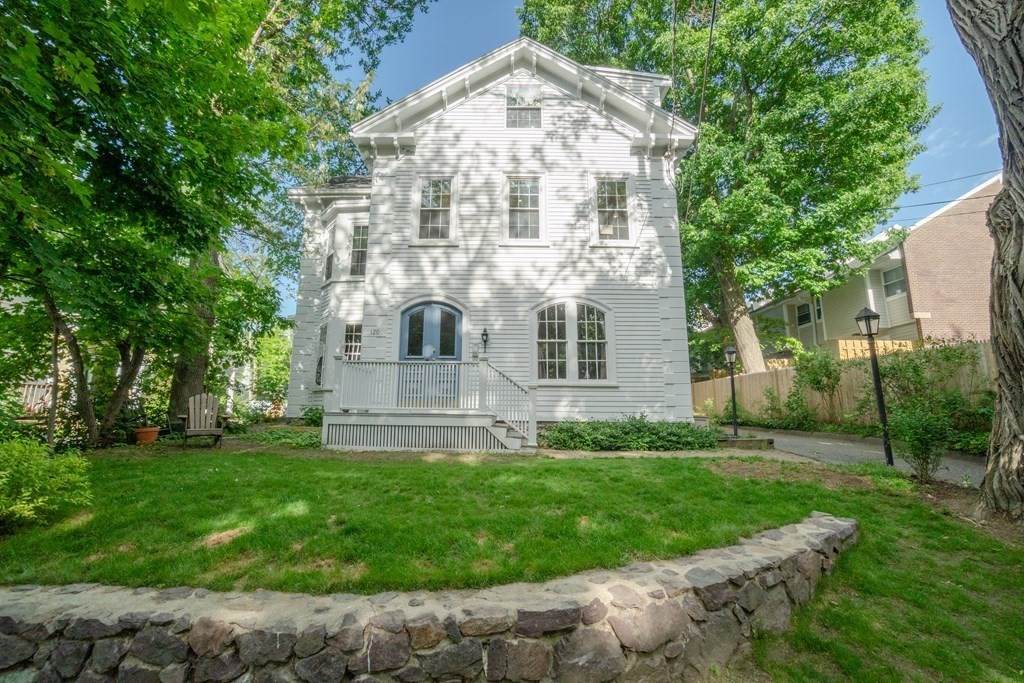 120 Highland St - Photo 1