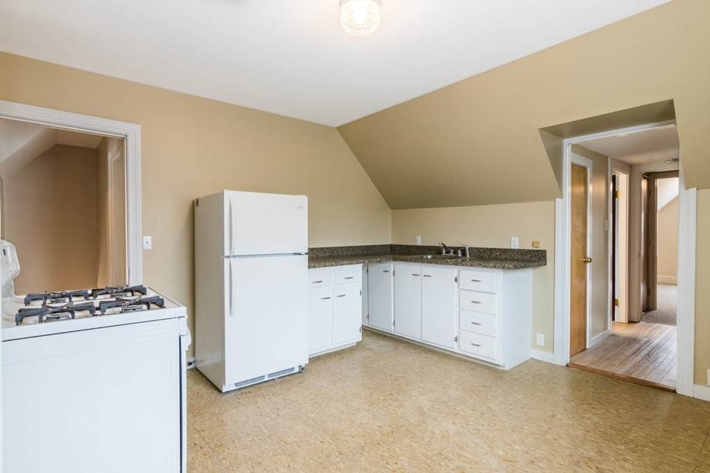354 Broad Street - Photo 1