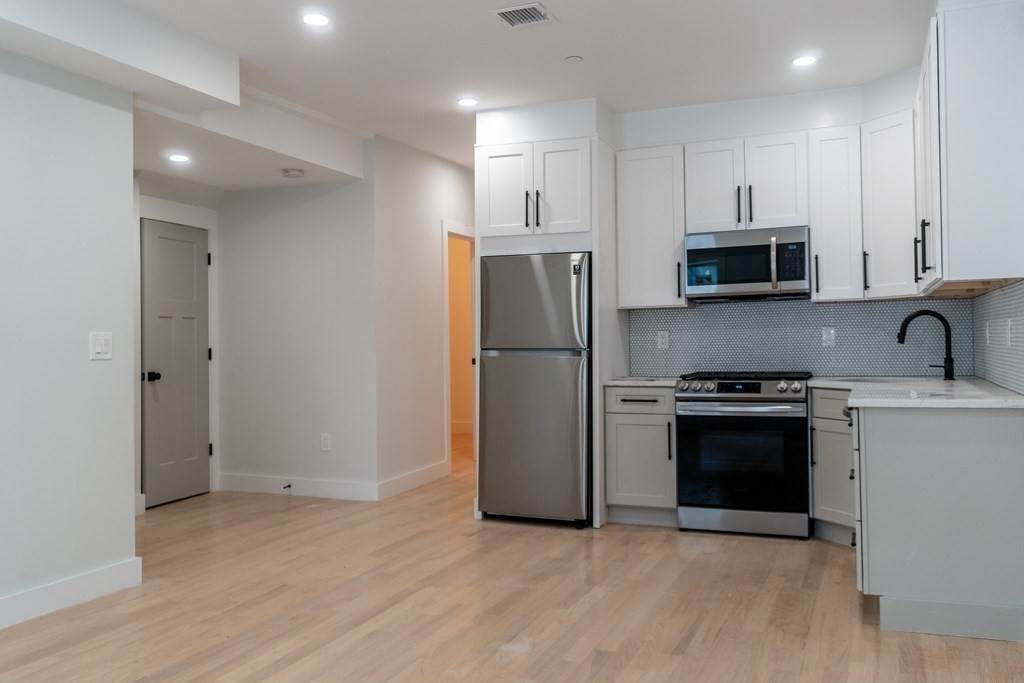 280 Chelsea Street - Photo 1