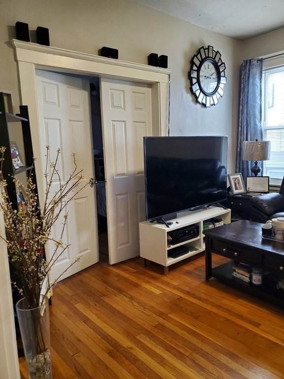 43 Sumner - Photo 1