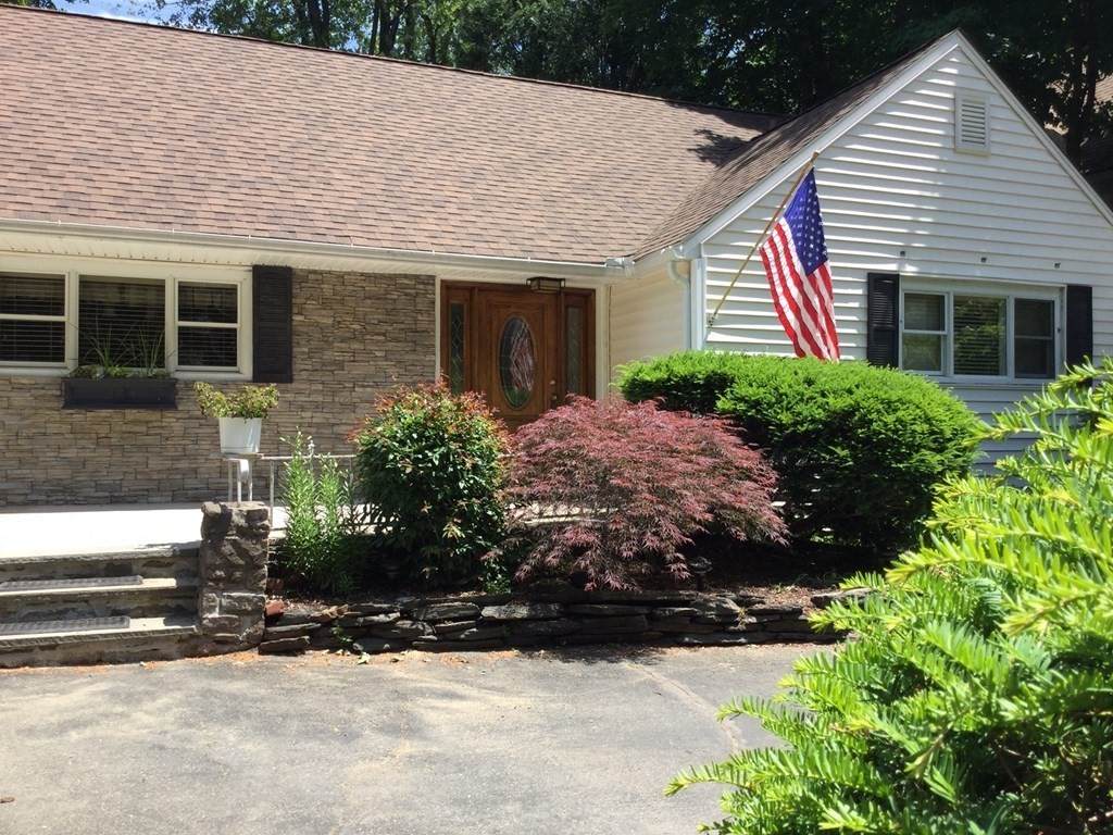 1244 Northampton St - Photo 1