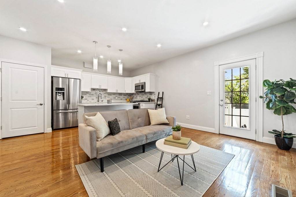 201 Byron - Photo 1