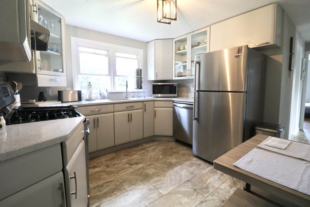 91 Elm St - Photo 1