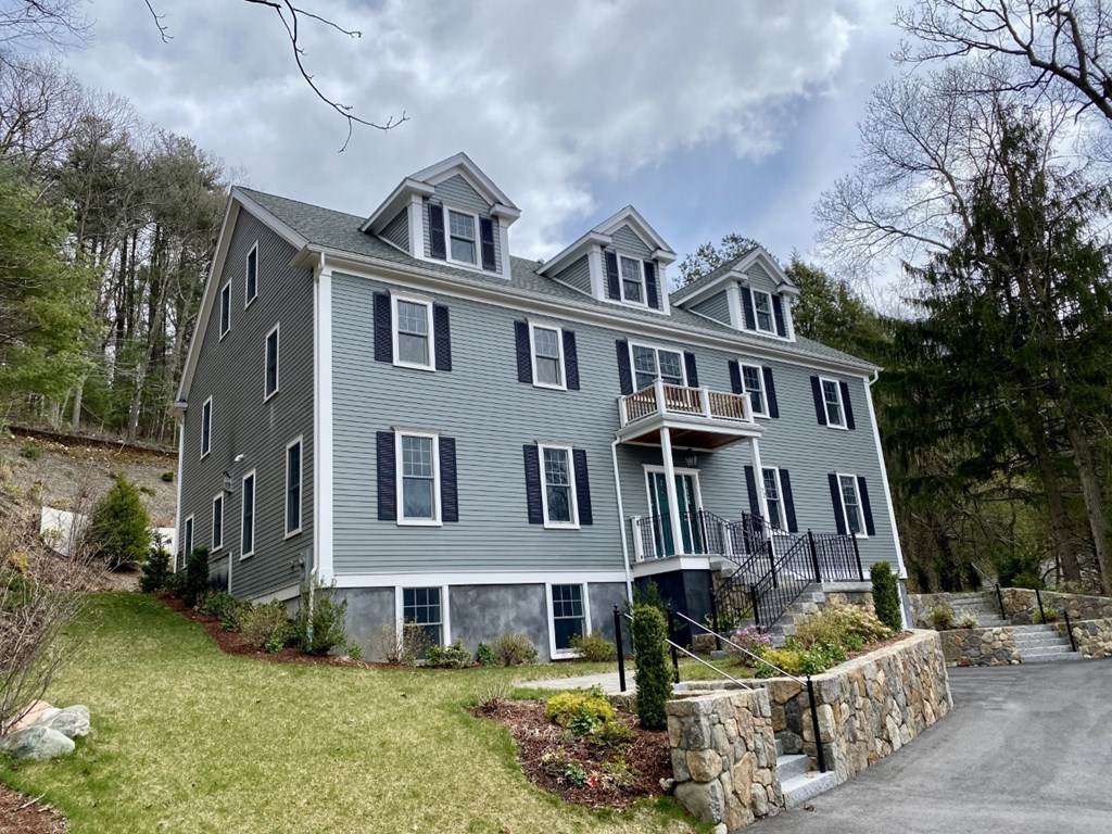 72 Great Plain Avenue - Photo 1