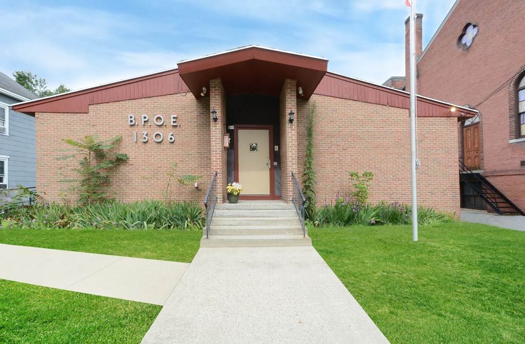 128 & 128A School Street - Photo 1