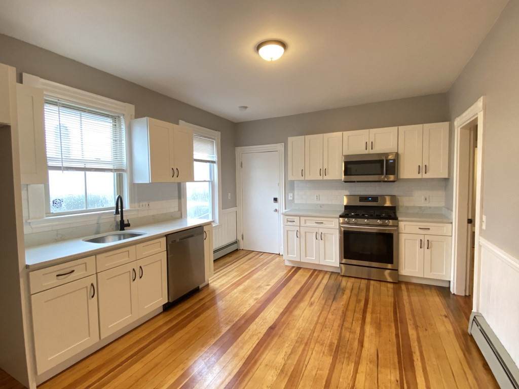 635 Dorchester Ave - Photo 1