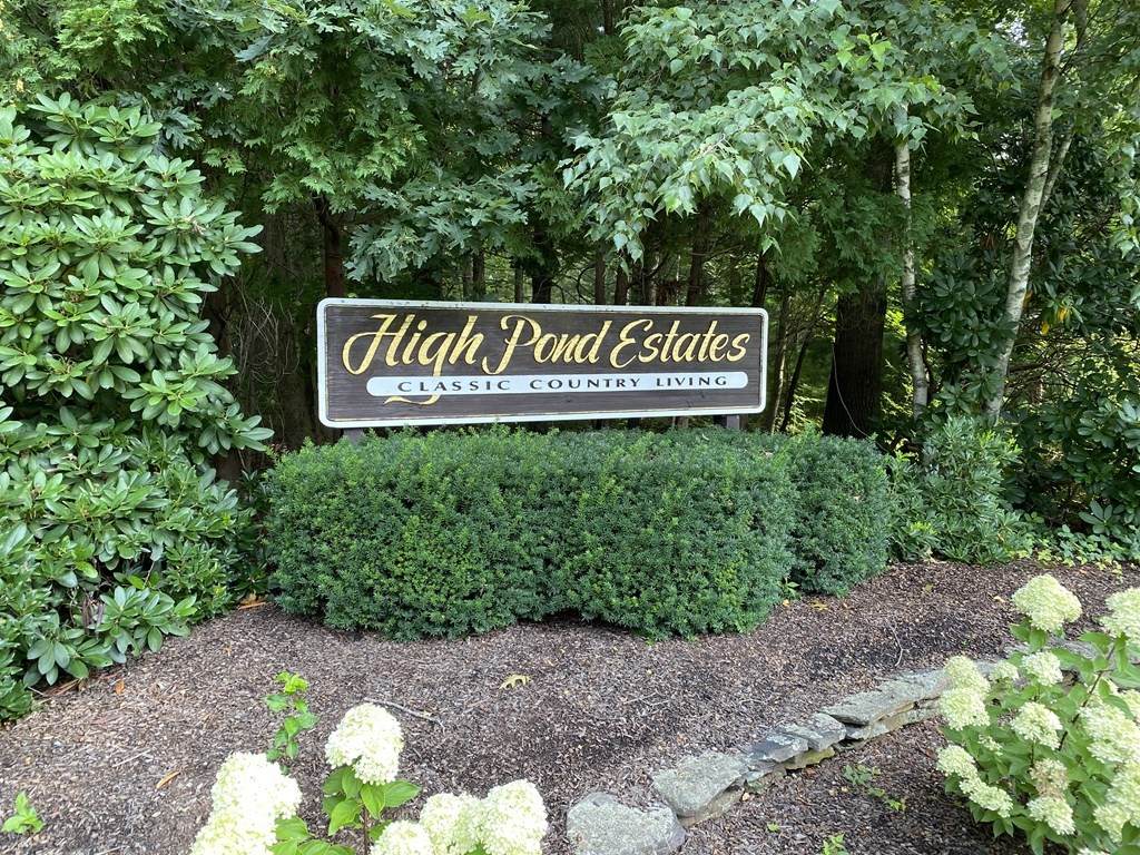 8 Trailwood Drive - Photo 1