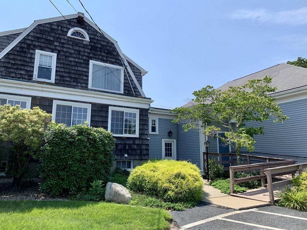 340 Court Street - Photo 1