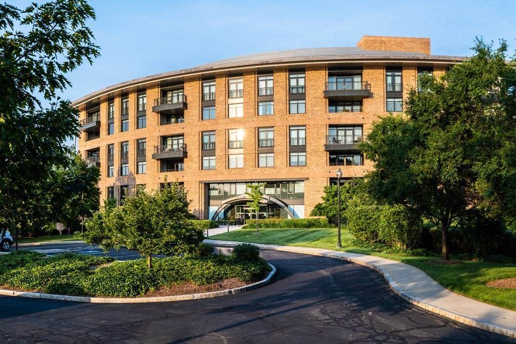 2400 Beacon - Photo 1