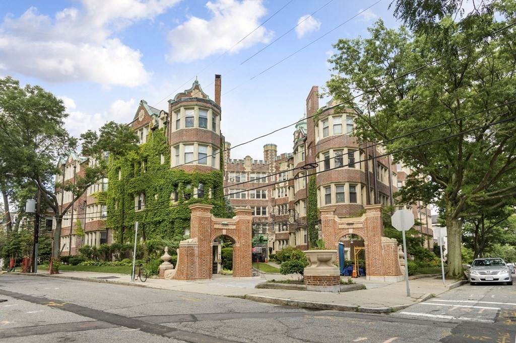 10 Dana St - Photo 1