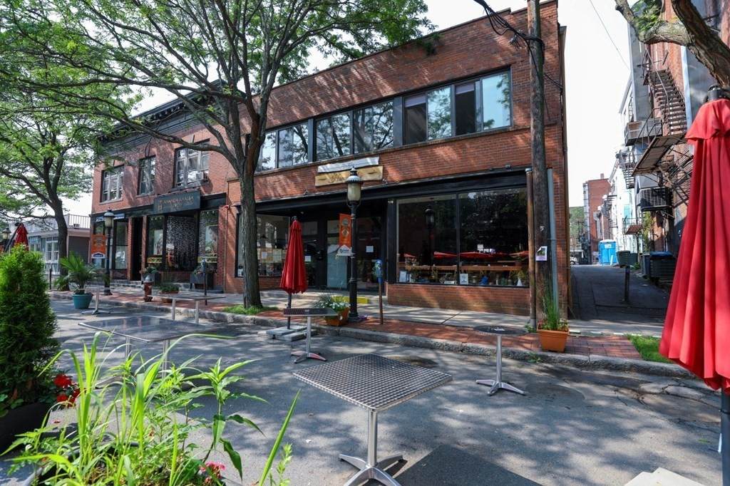 5-7 Strong Ave - Photo 1